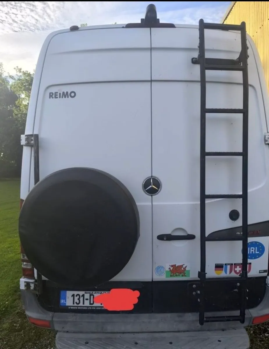 Mercedes Campervan - Image 4