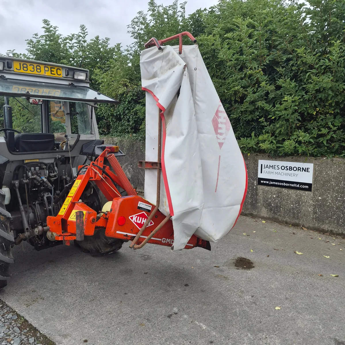 Kuhn GMD400 Mower - Image 4