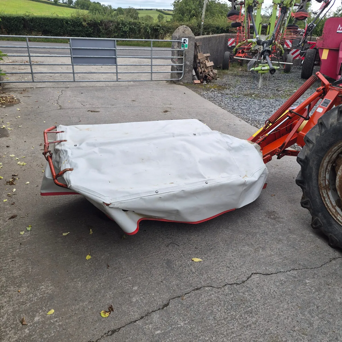 Kuhn GMD400 Mower - Image 2