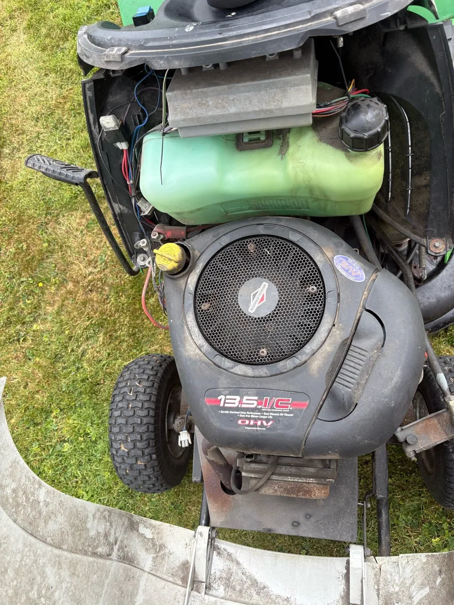 Viking ride on mower - Image 2