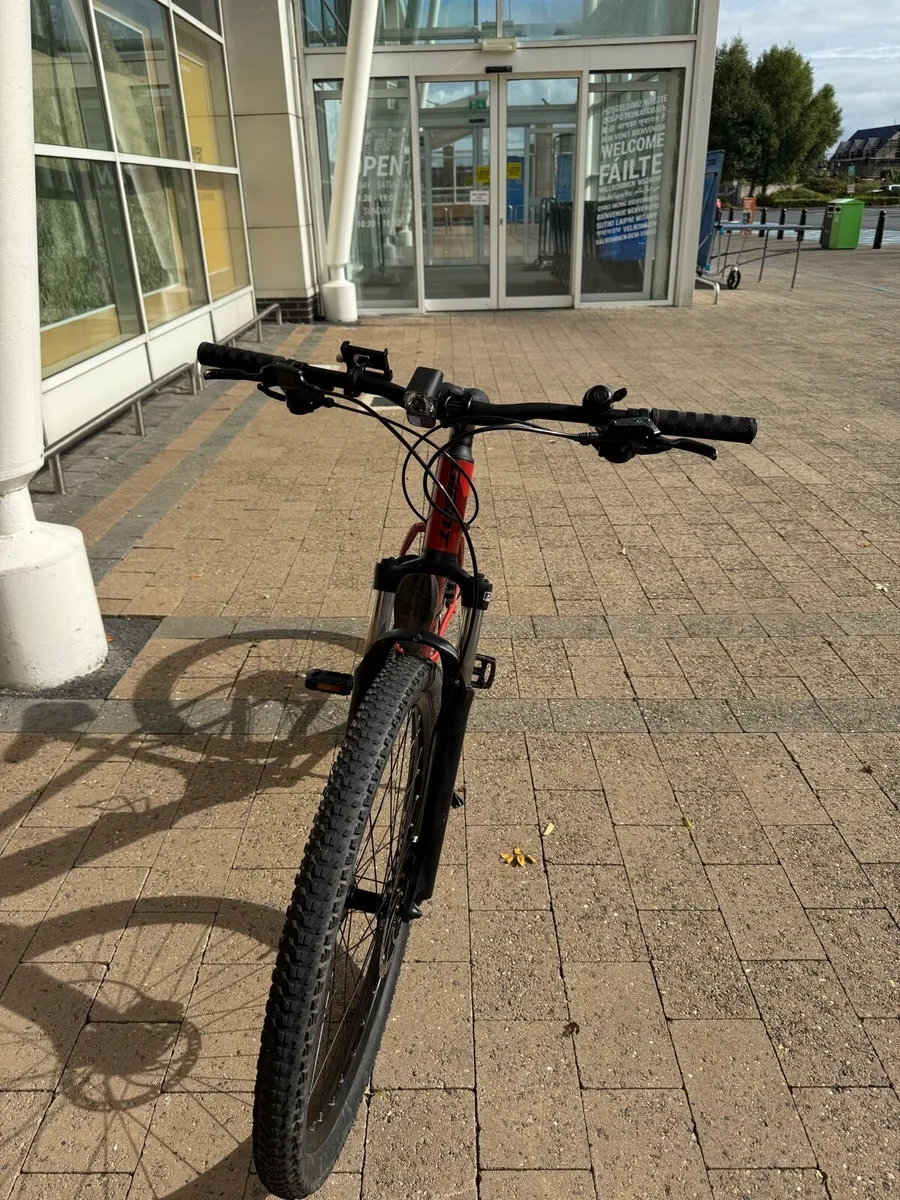 2021 Giant Talon 2 Mountain Bike (size M&L) - Image 4