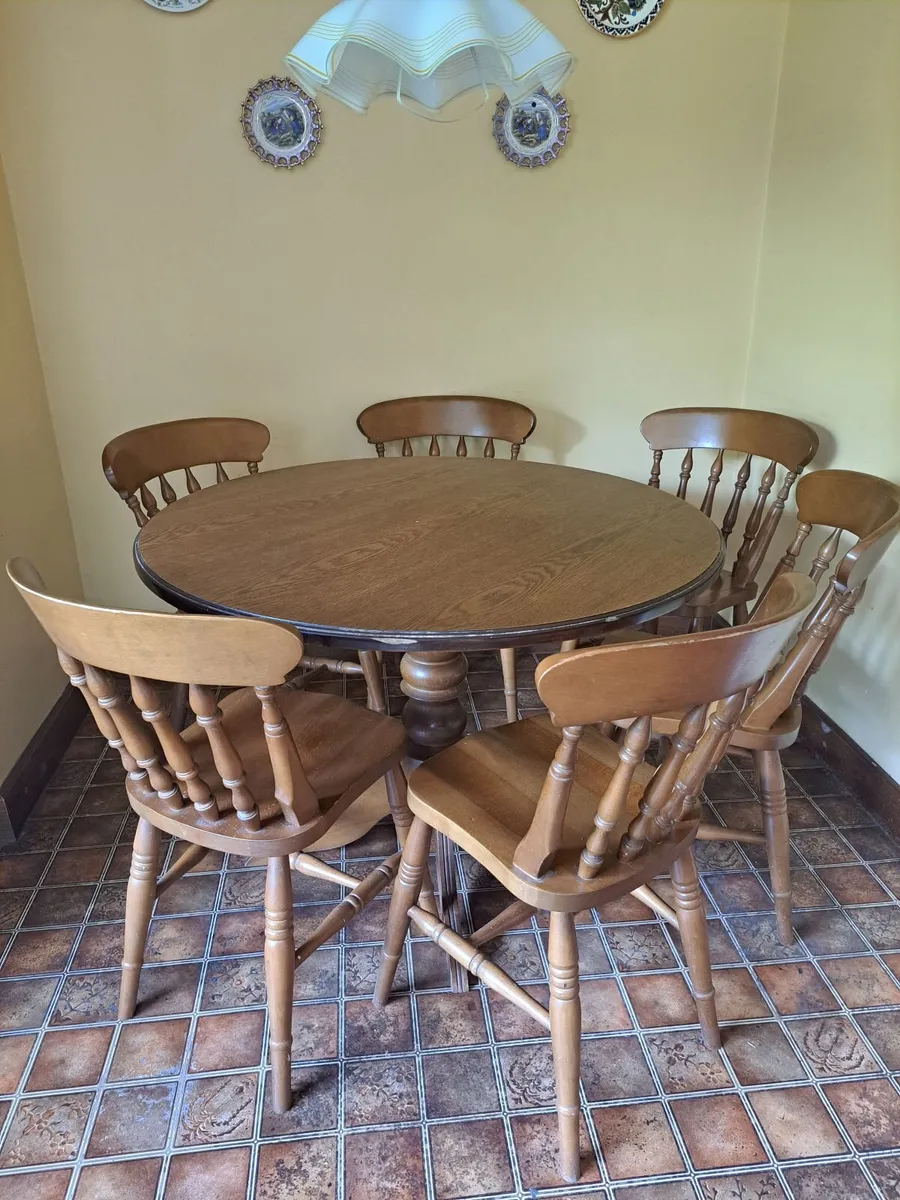 Kichen table and chairs