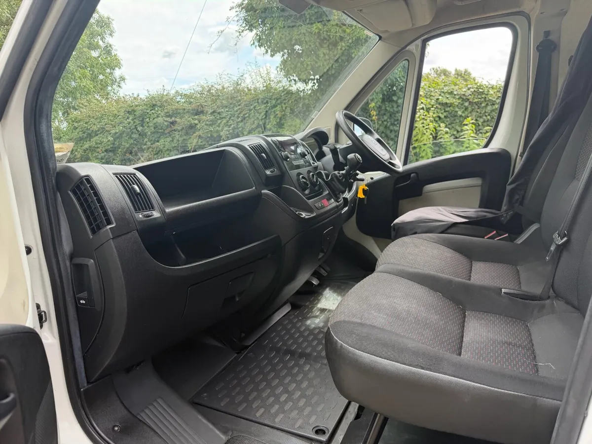 201 Citroen Relay LWB Cvrt 03/2027 - Image 4