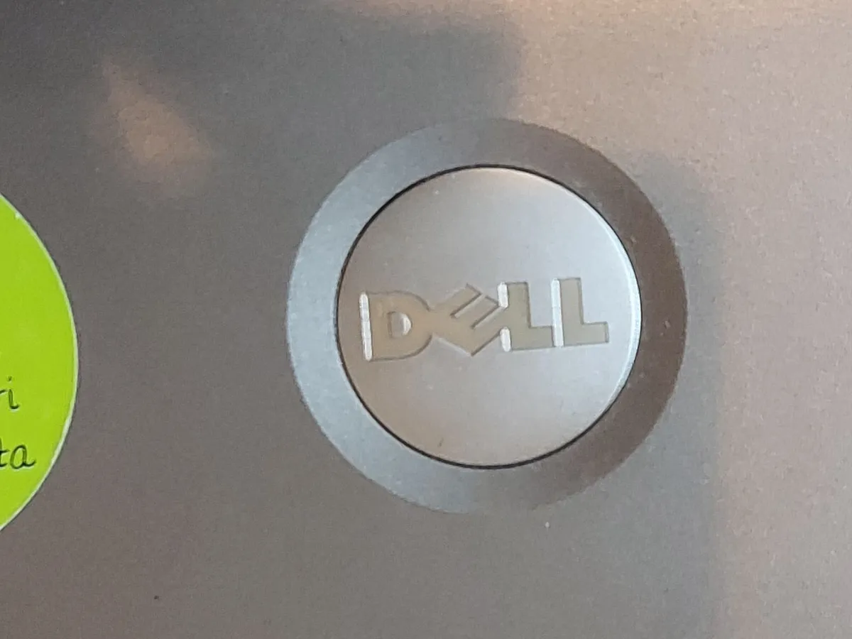Dell 2400MP 3000 Lumens 1024x768 Front Projector - Image 4