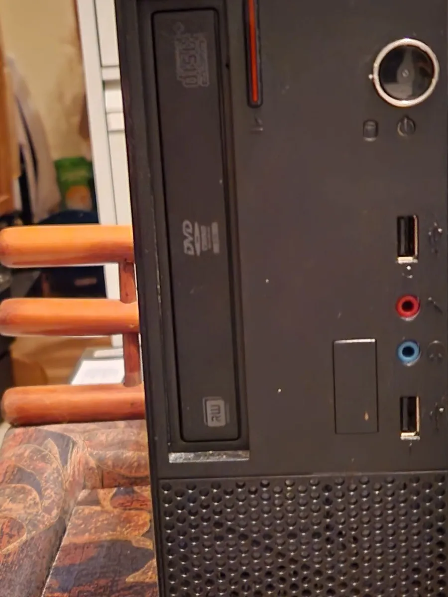 Lenovo ThinkCentre 300GB HDD, 2GB RAM Desktop PC - Image 3