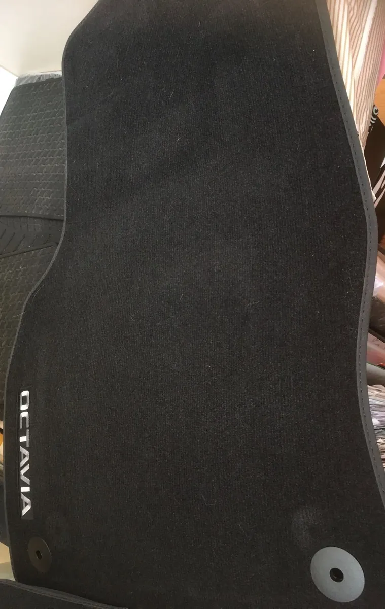 Brand New Skoda Octavia Car Mat Set 2024 Model - Image 4