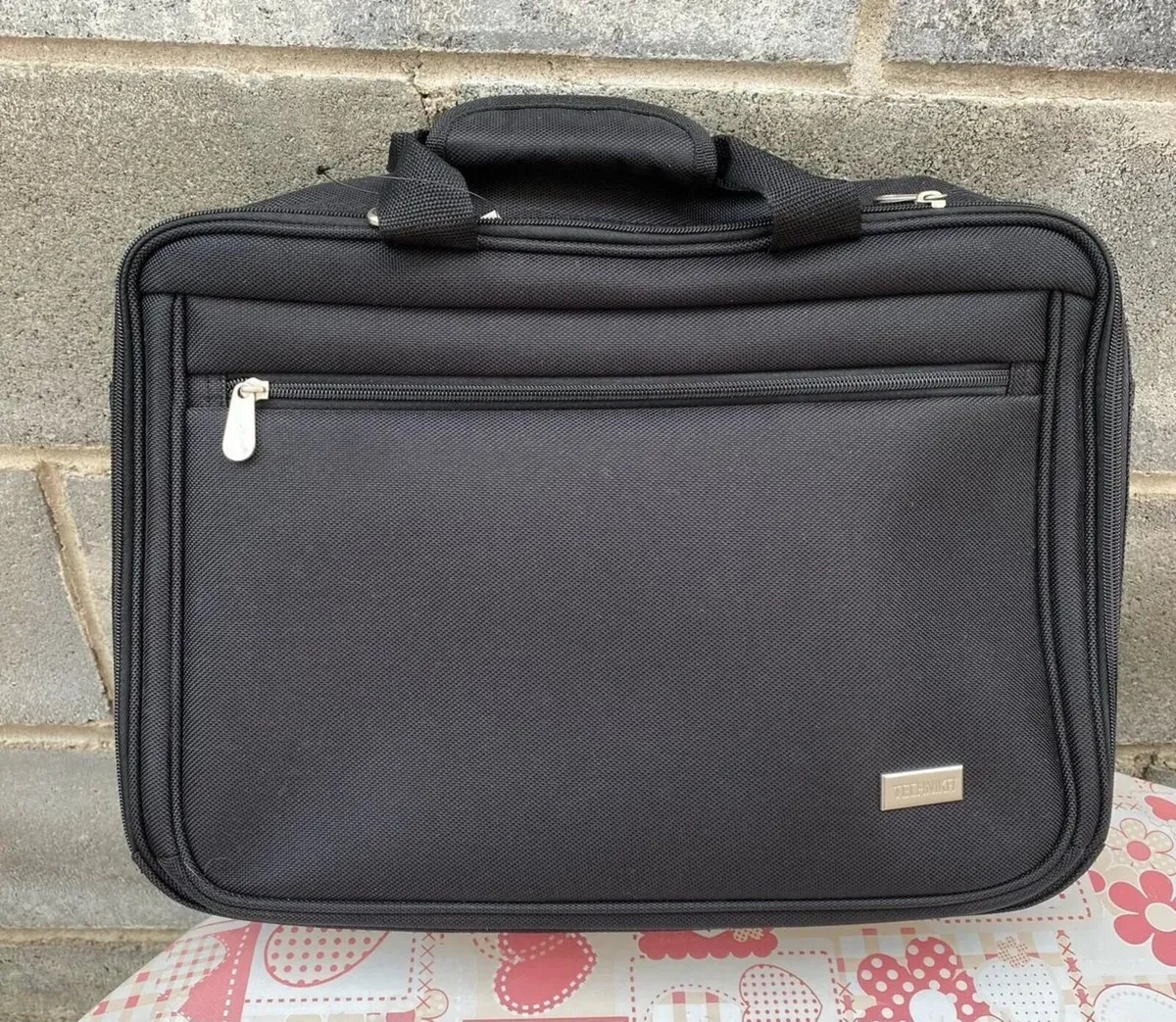 BRAND NEW Technika Laptop Bag 15.6 " inch - Image 3