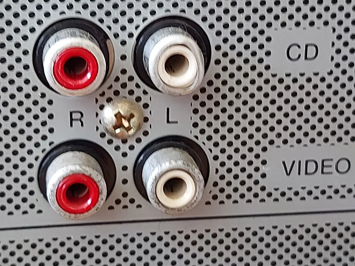 Sony Stereo HIFI Receiver Model No HST-D307 - Image 4