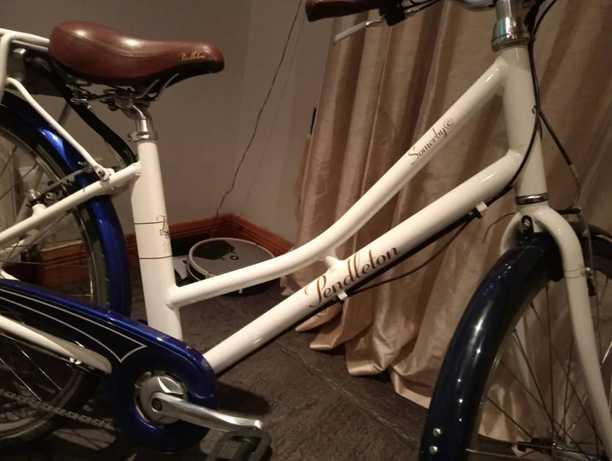 17"Pendleton somerby 8 speed electric ladies bike - Image 2