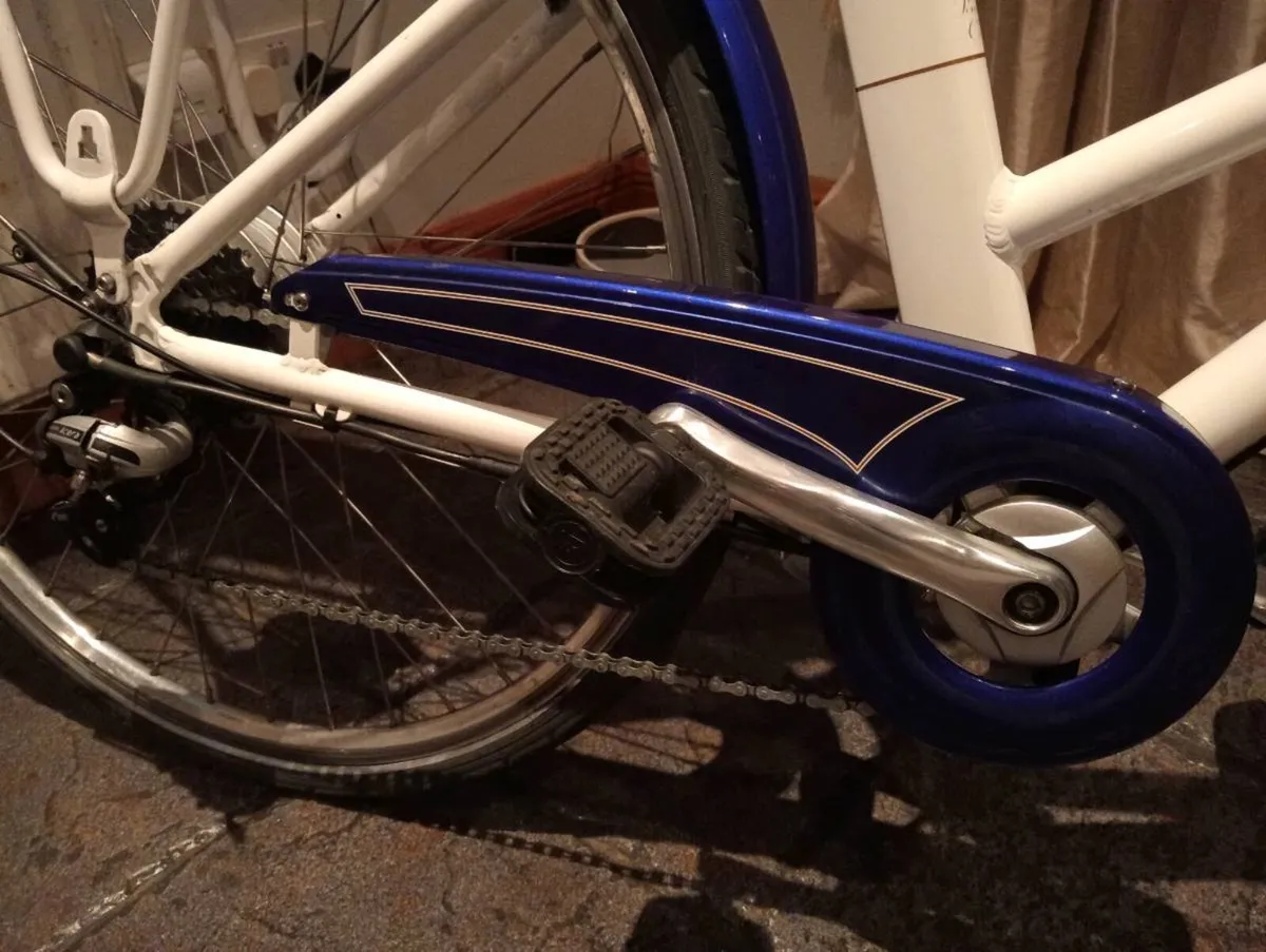 17"Pendleton somerby 8 speed electric ladies bike - Image 3