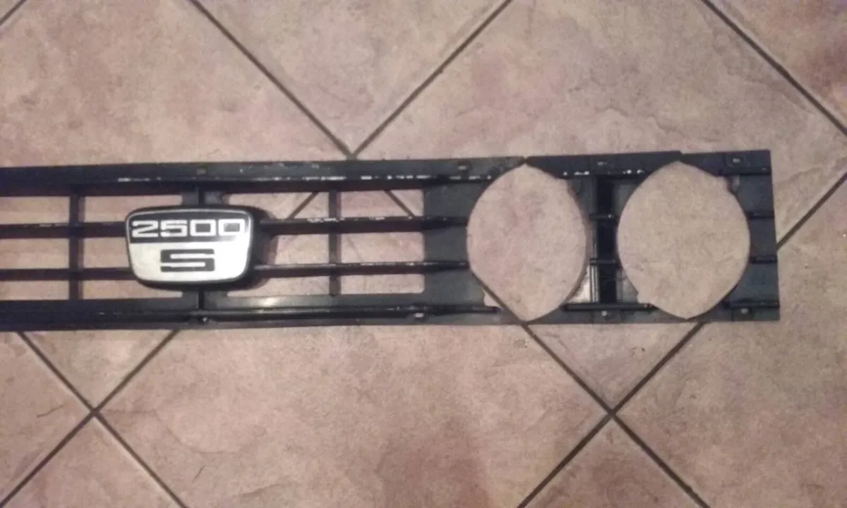 Triumph 2500S Grill - Image 1