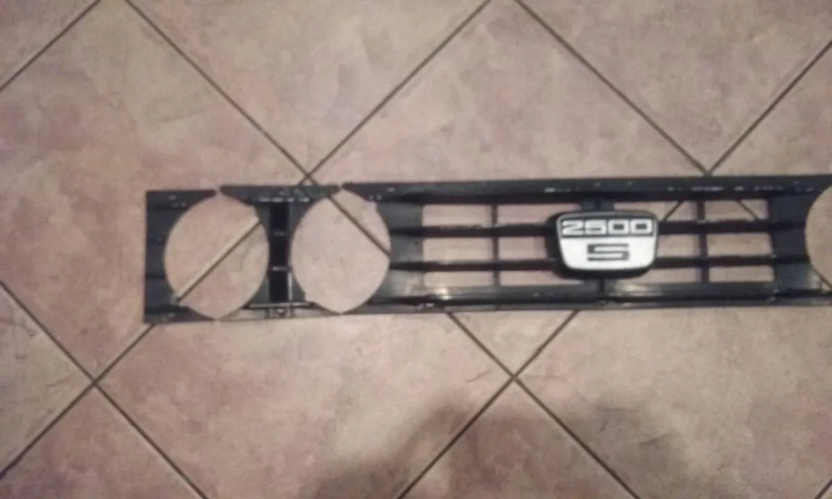Triumph 2500S Grill - Image 2