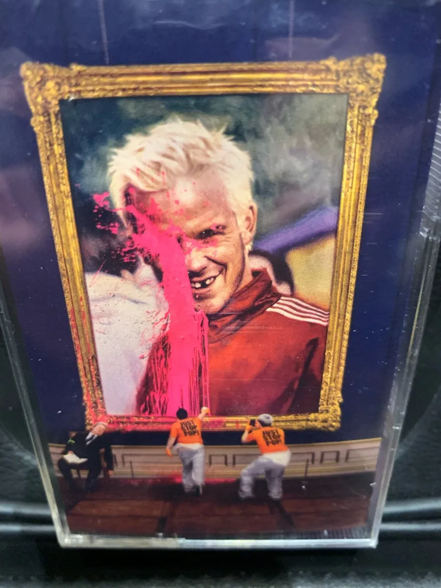 Robbie Williams signed - Image 3