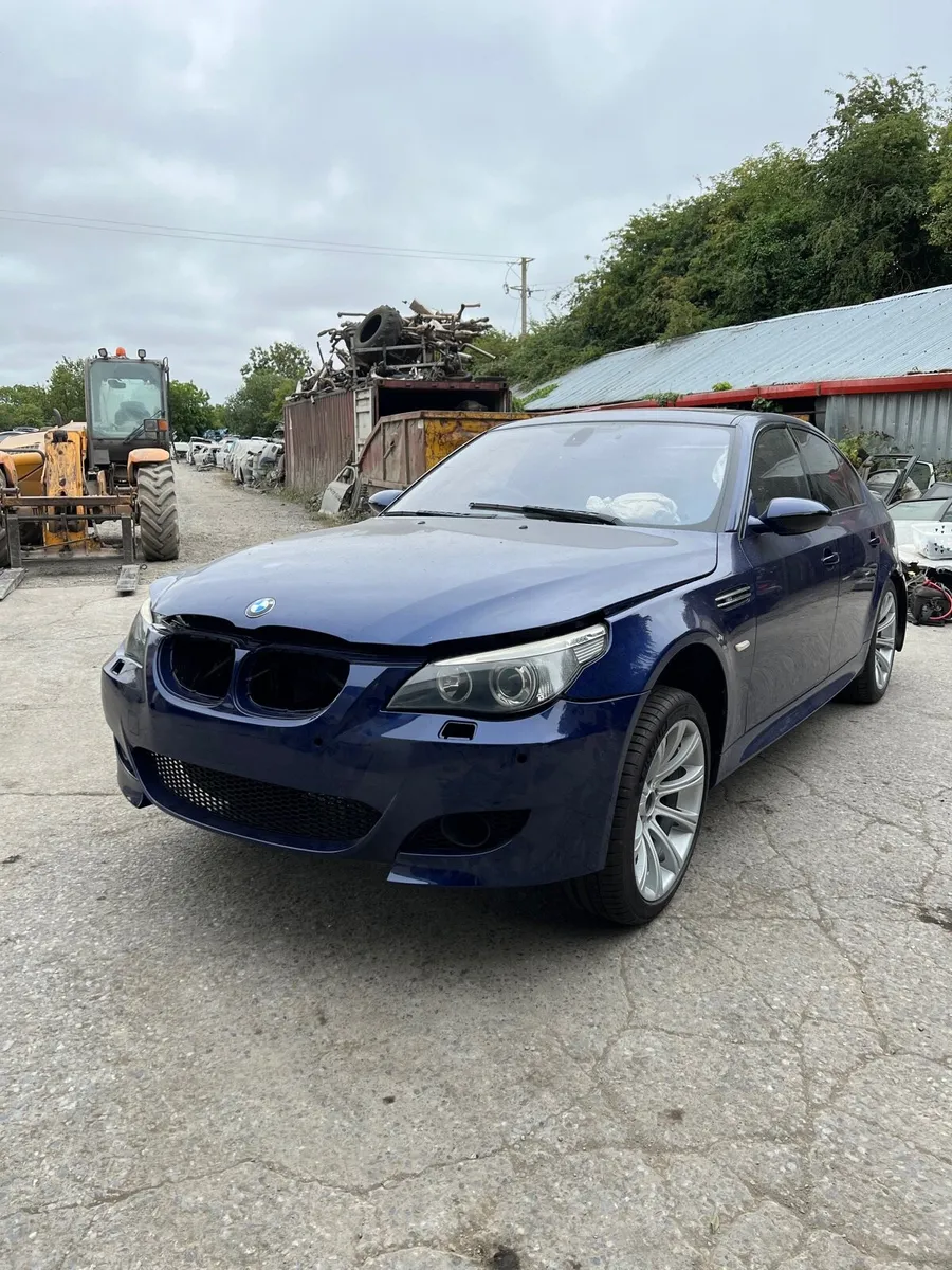 Breaking bmw m5 e60 5 series 2007 v10 5.0 s85b50 - Image 1