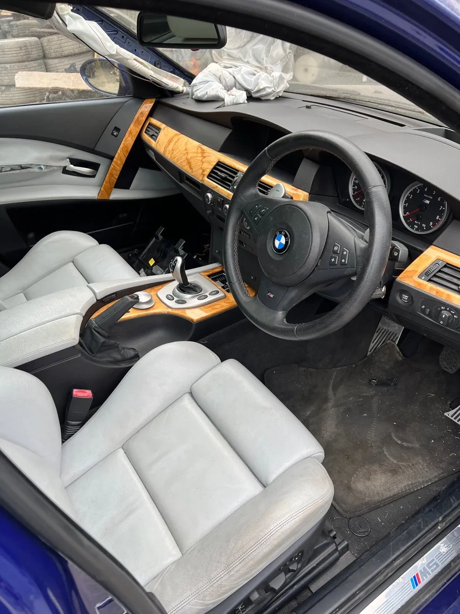 Breaking bmw m5 e60 5 series 2007 v10 5.0 s85b50 - Image 3