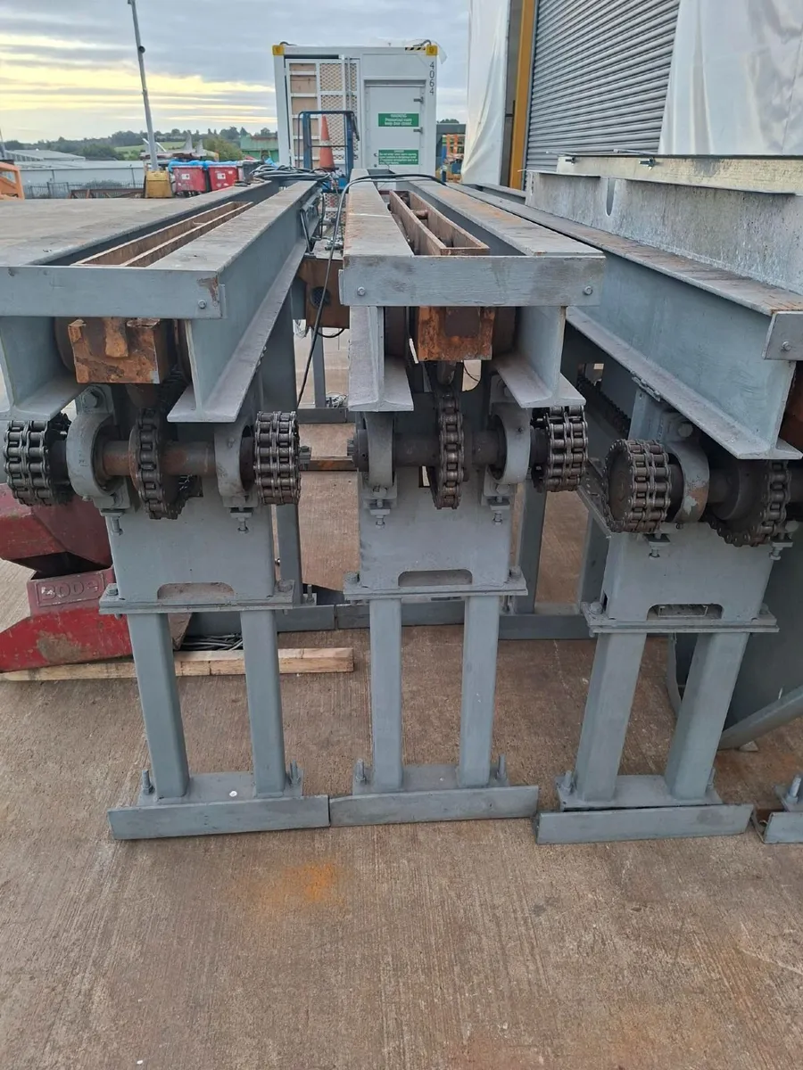 Saw feed conveyor - Image 1