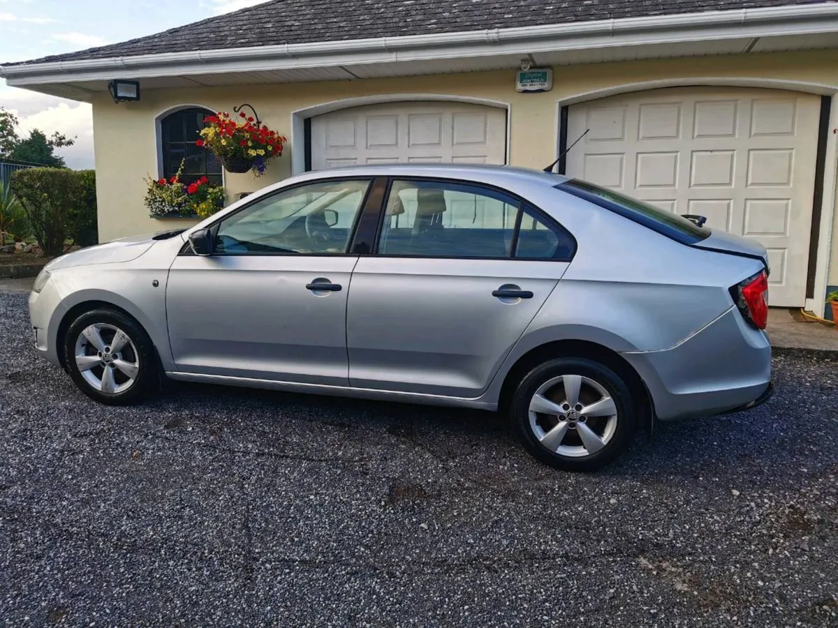 13 Skoda Rapid petrol - Image 2