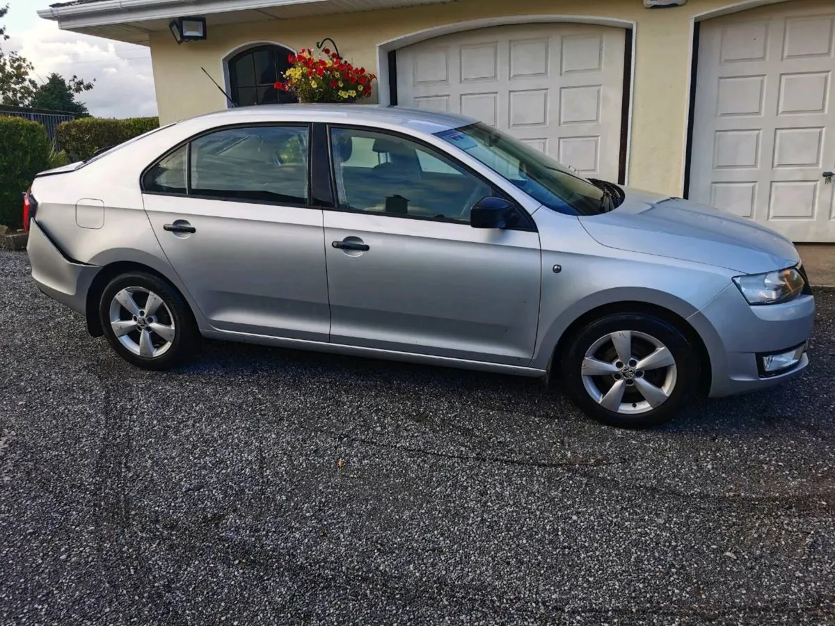 13 Skoda Rapid petrol - Image 3
