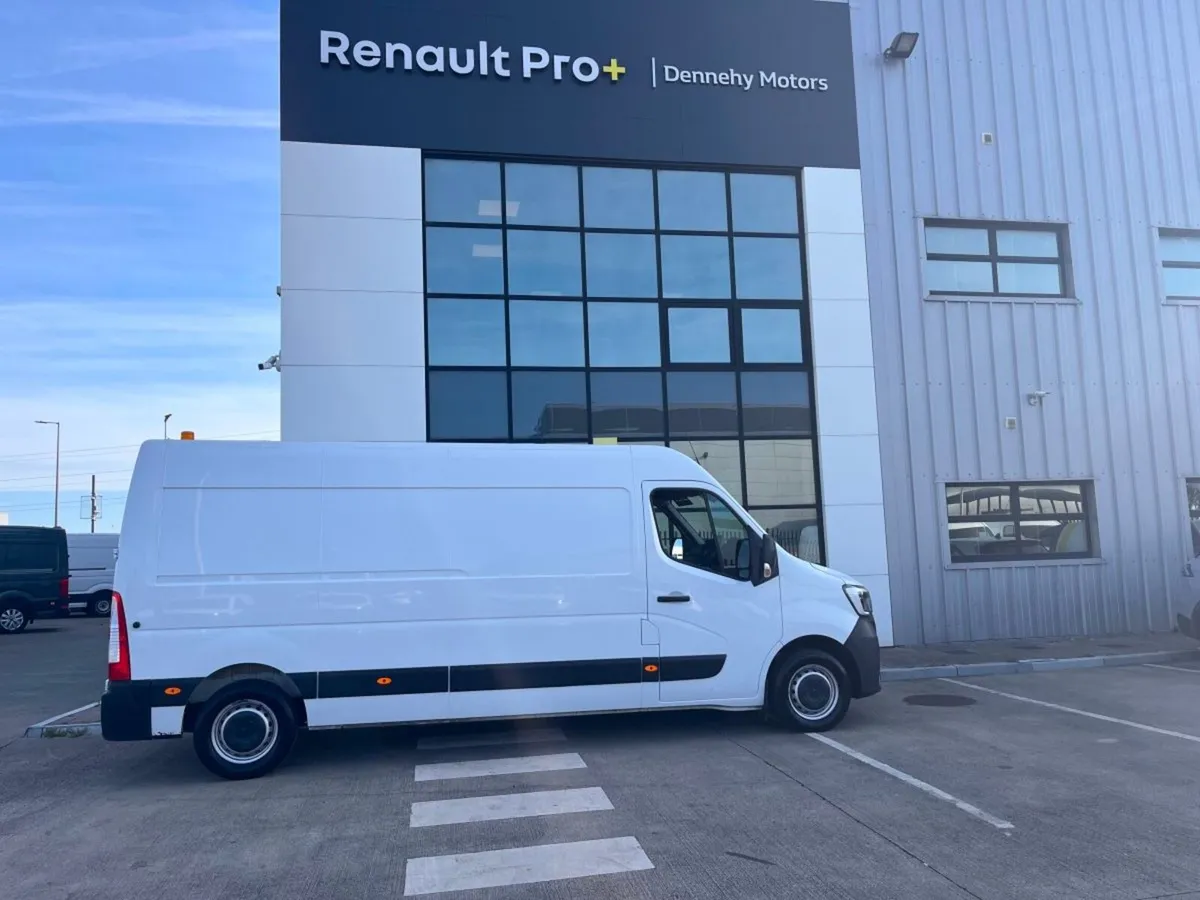 Renault Master FWD LM35 Blue DCI 135 Business - Image 4