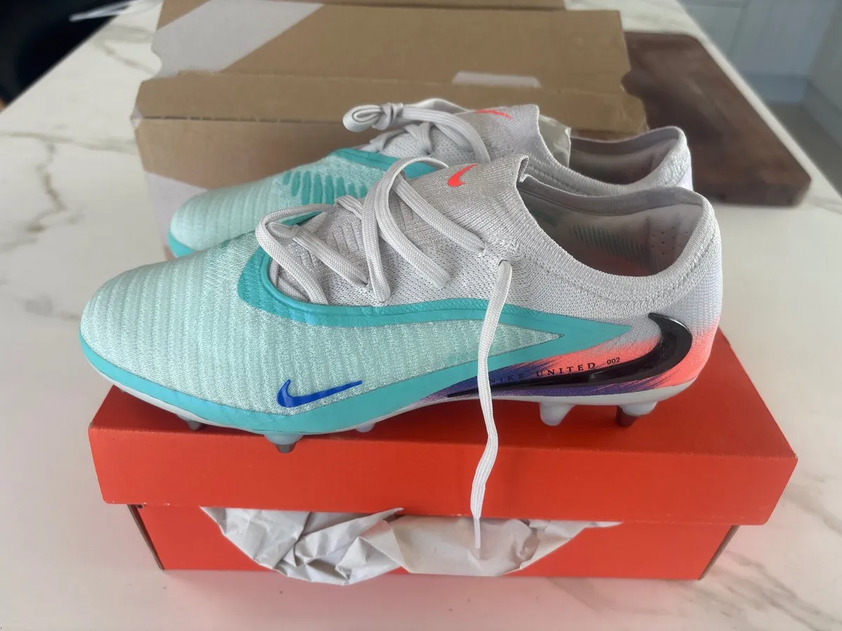 Nike Phantom 6 Elite Football Boots - Image 1