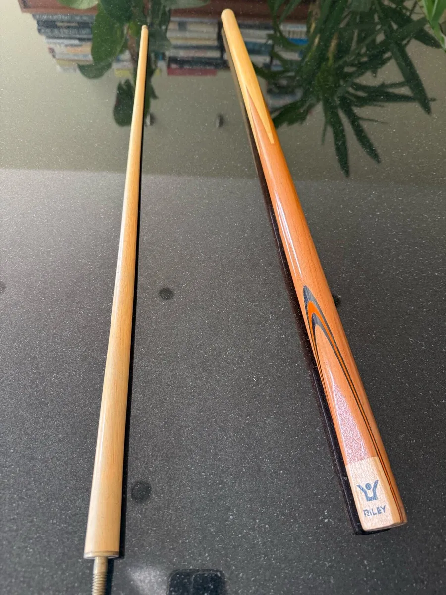 Vintage Riley 1980’s Snooker Cue with case - Image 1