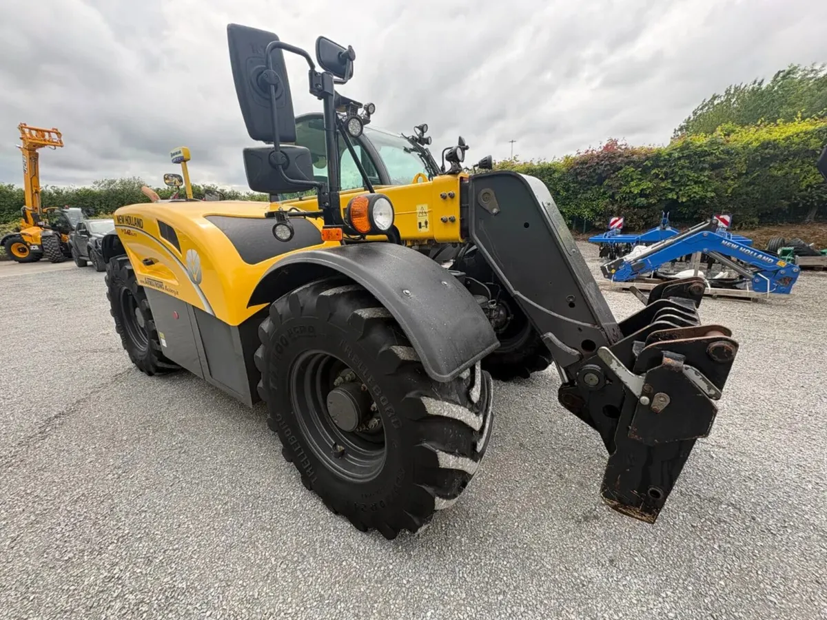 NEW HOLLAND TH7.42 TELEPORTER - Image 4