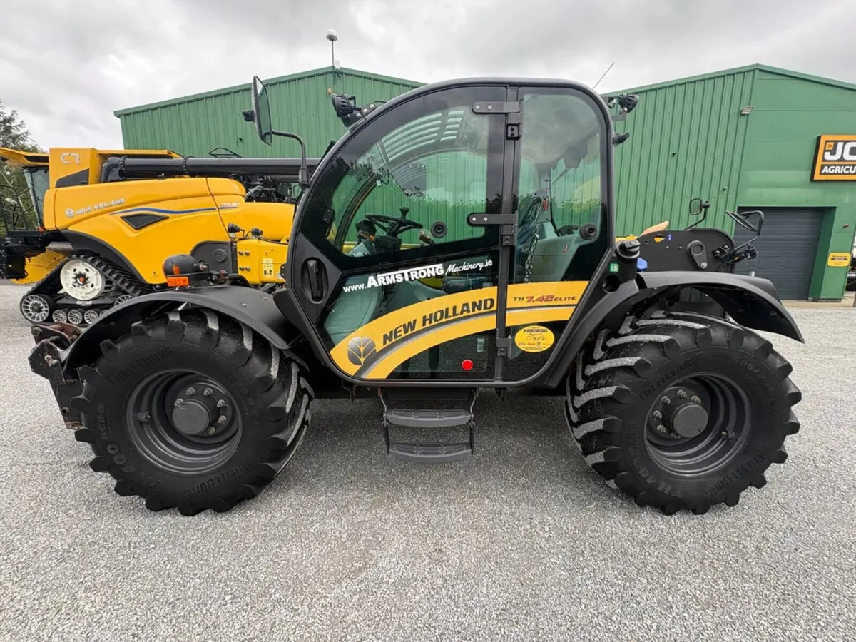 NEW HOLLAND TH7.42 TELEPORTER - Image 1