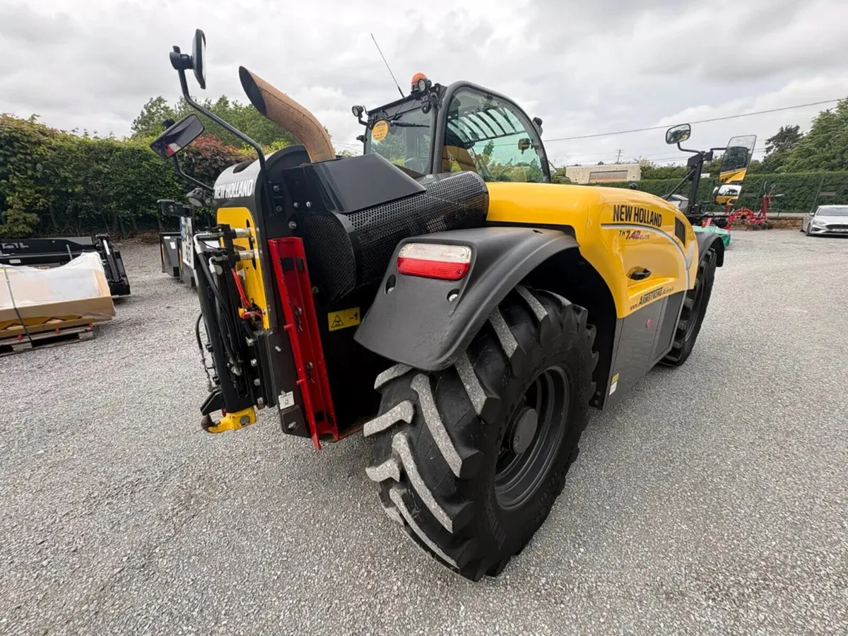 NEW HOLLAND TH7.42 TELEPORTER - Image 2