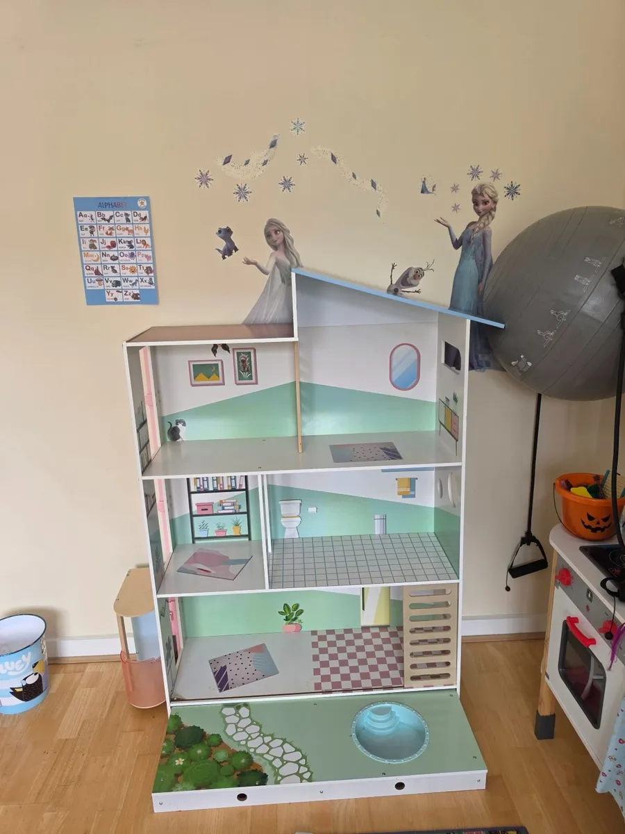 Barbie house - Image 3