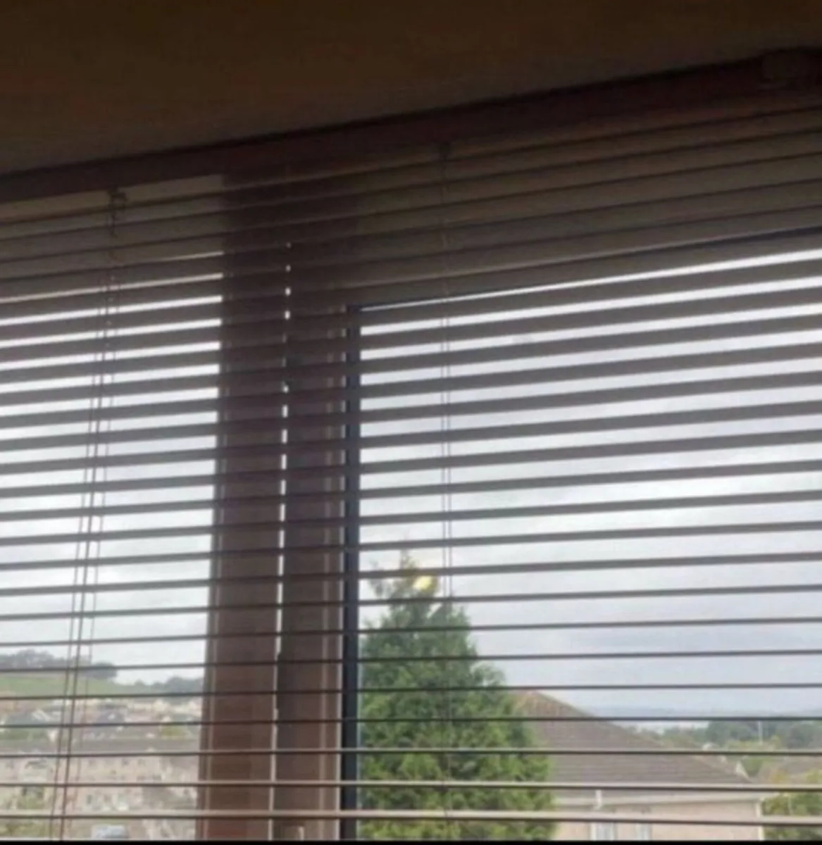 3 wooden windows blinds curtains - Image 1