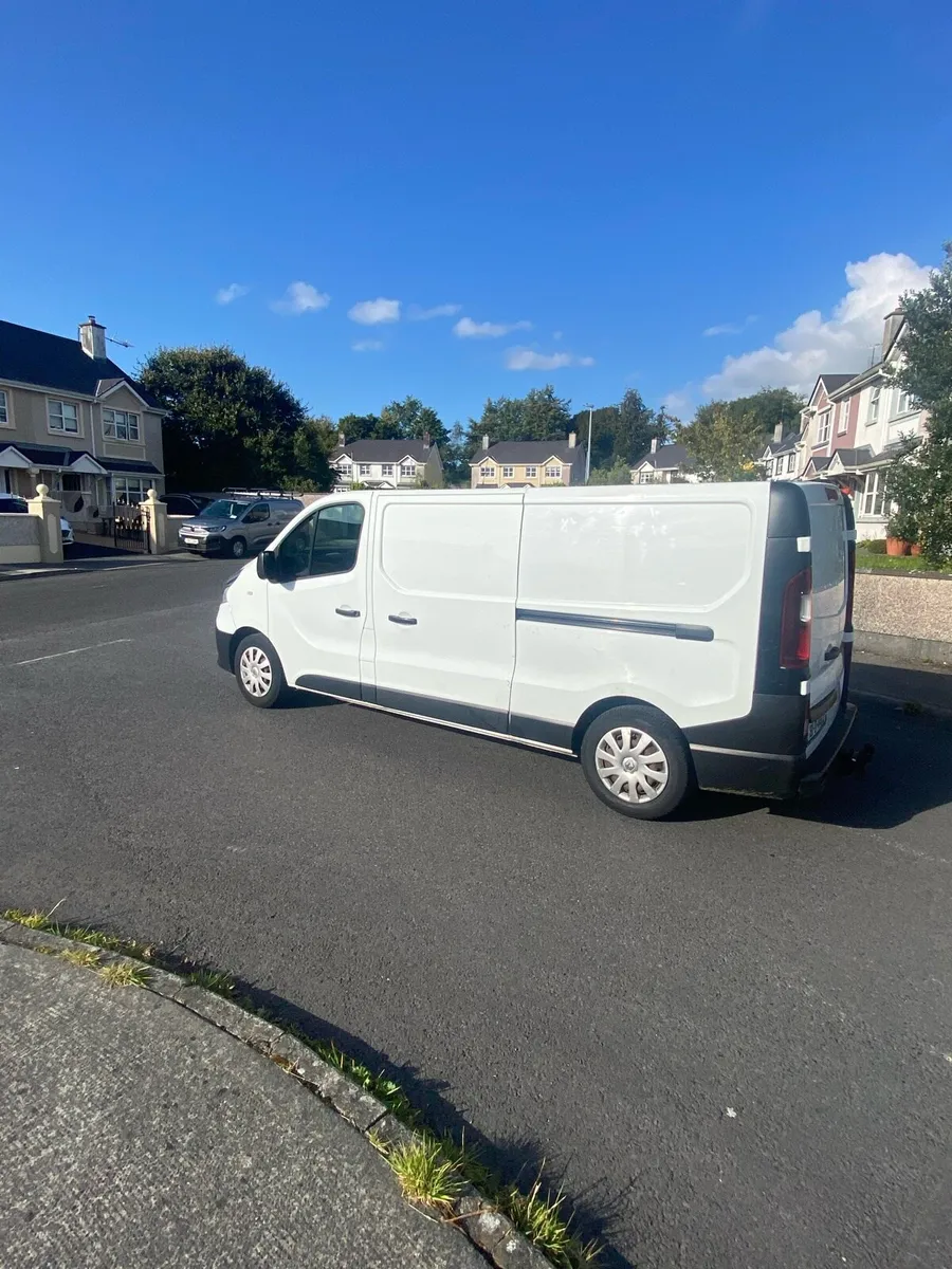 2018 Renault traffic - Image 2