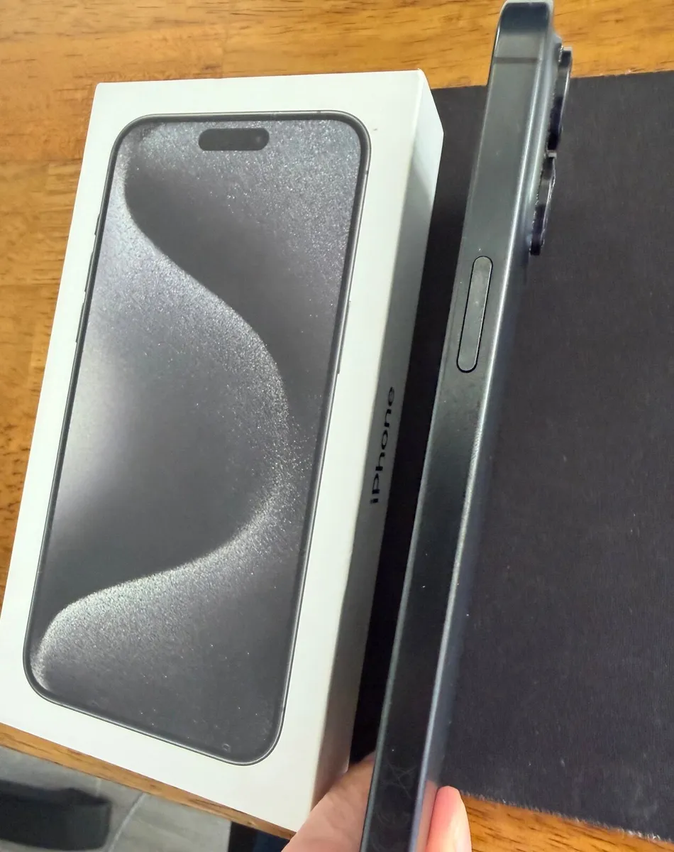 Apple iPhone 15 Pro Max – 256GB – Unlocked - Image 4
