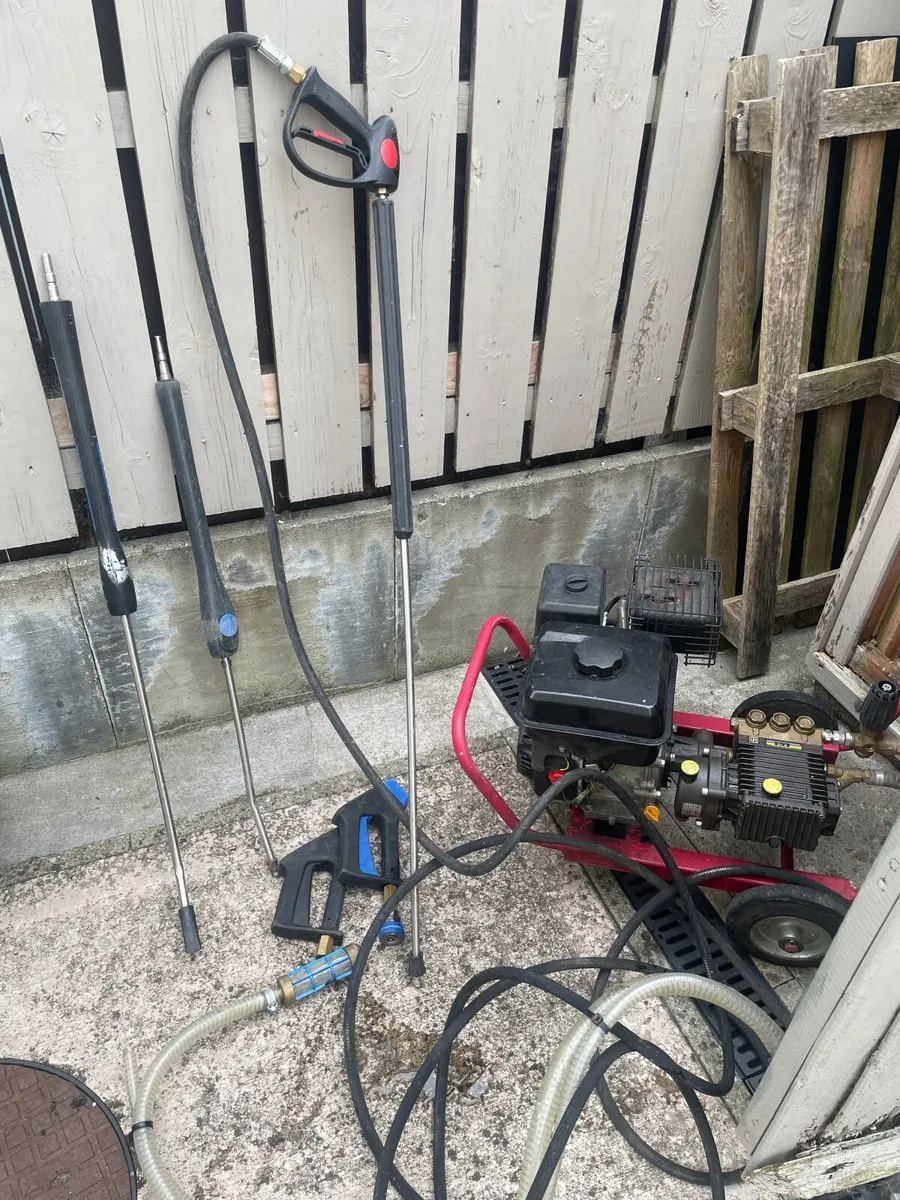 W112 Pressure Washer - Image 4
