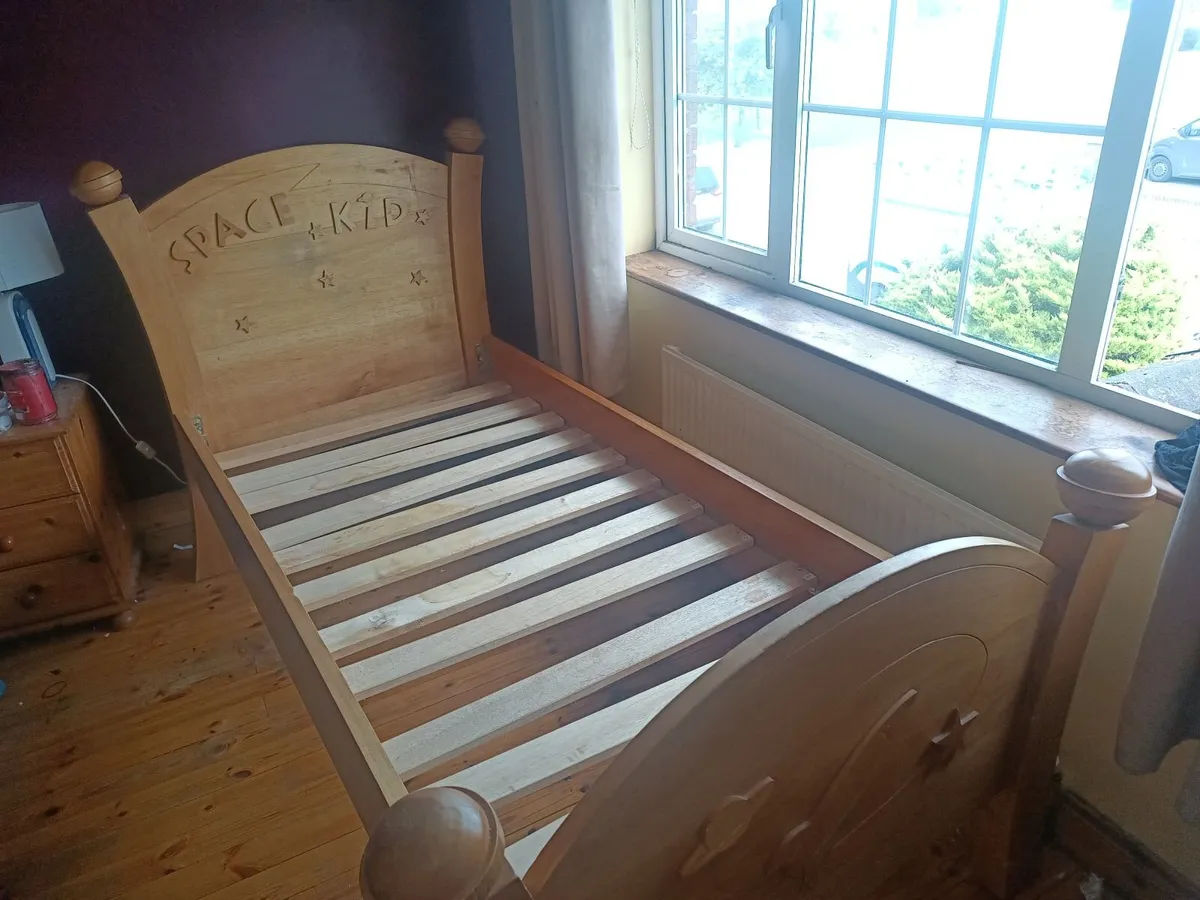 Kids single bed, decent condition - Image 2