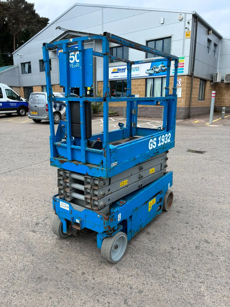 2016 GENIE GS1932 25FT ELECTRIC SCISSOR LIFT - Image 3