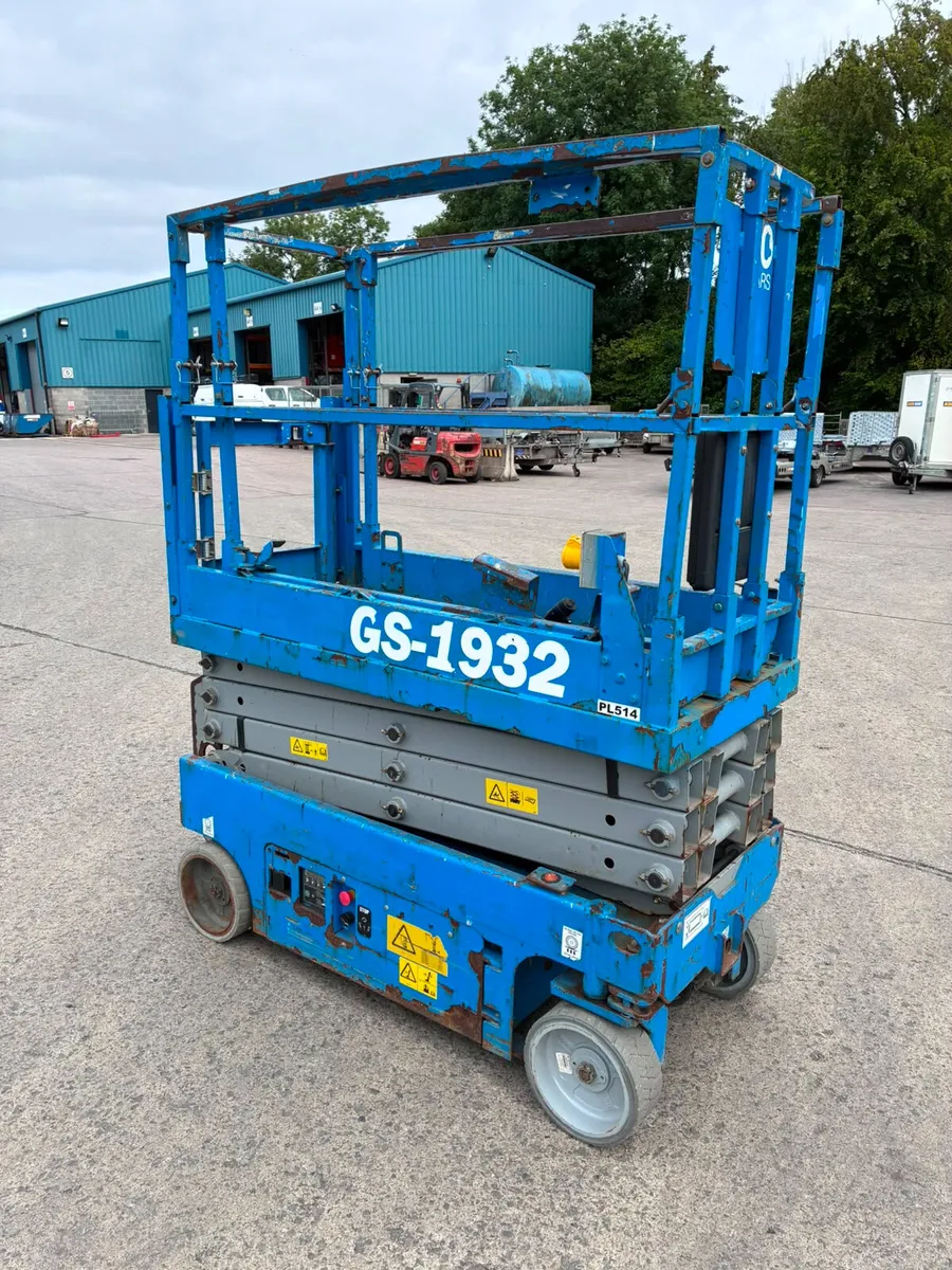 2016 GENIE GS1932 25FT ELECTRIC SCISSOR LIFT - Image 2