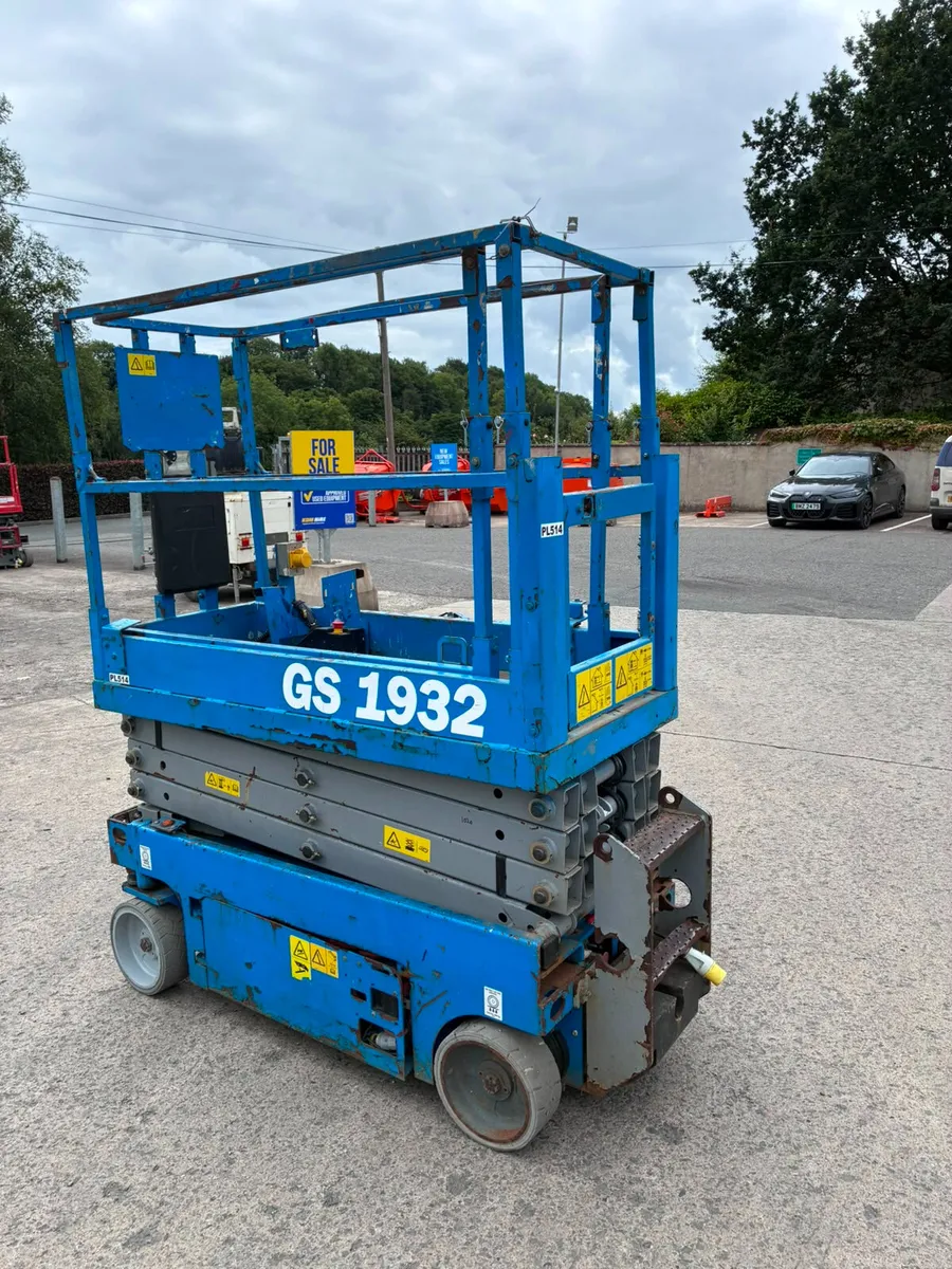 2016 GENIE GS1932 25FT ELECTRIC SCISSOR LIFT - Image 4