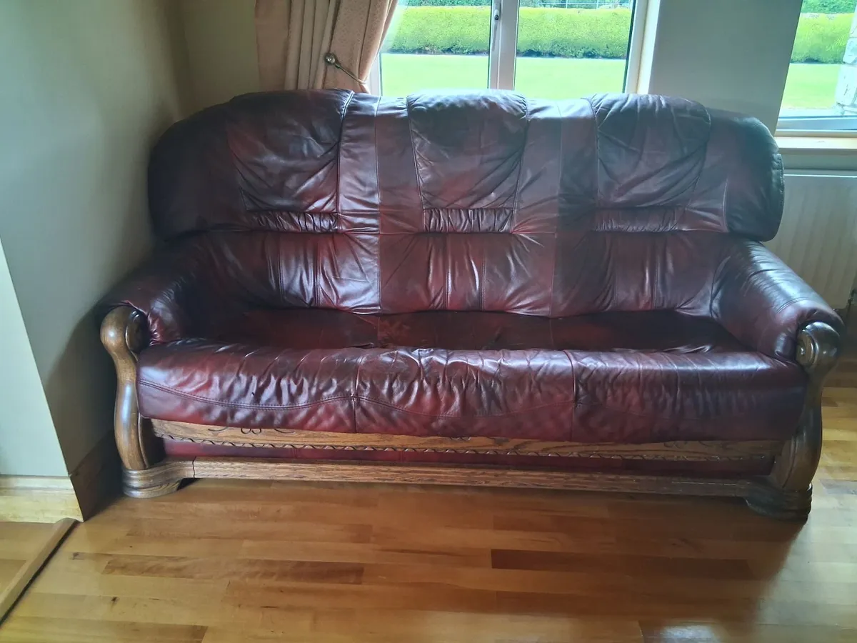Couch and two chairs 3,1,1 - Image 2