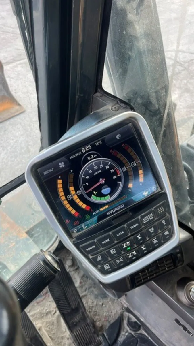 2016 Hyundai HW 140 - Image 2