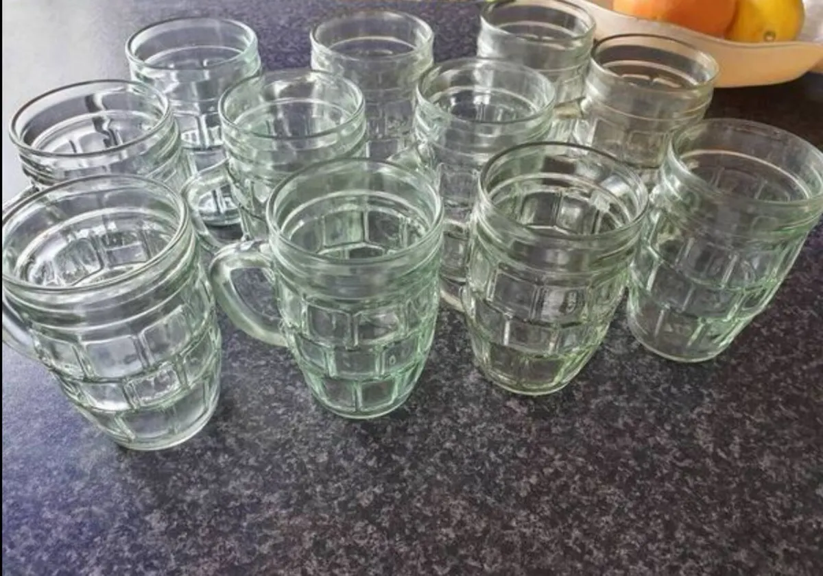 Glasses and cups - Image 4