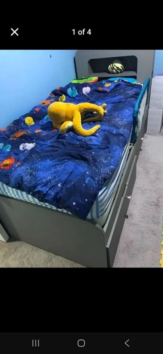 single bed - Image 1