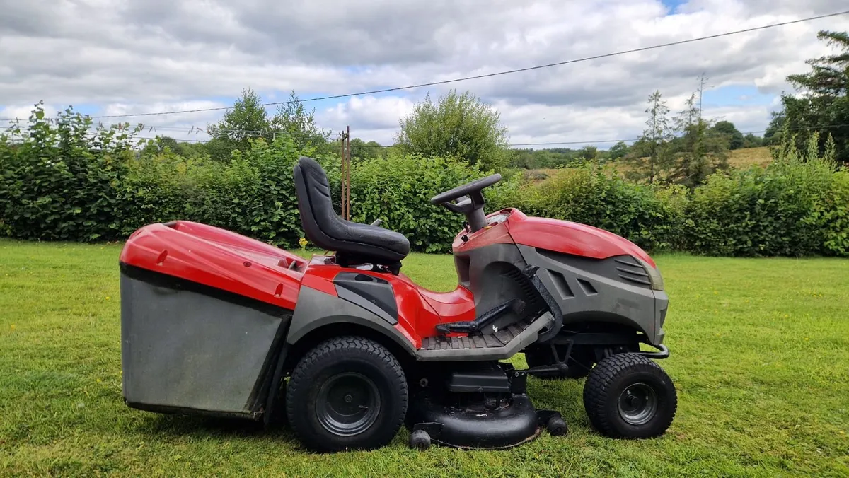 Castle Garden - Ride On Lawn Mower - Image 1