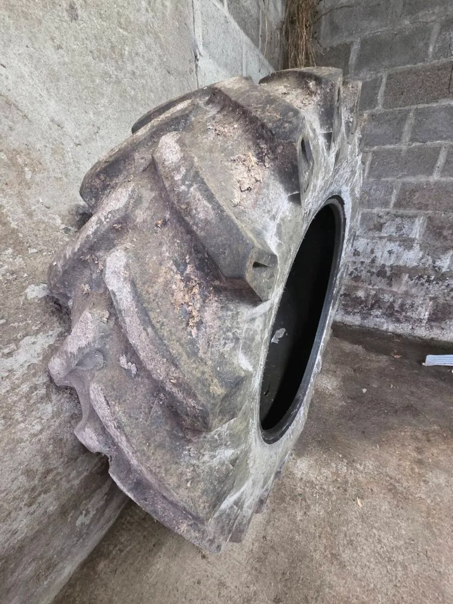Tractor tyre 1 520 ×70×38 Trelleborg - Image 3