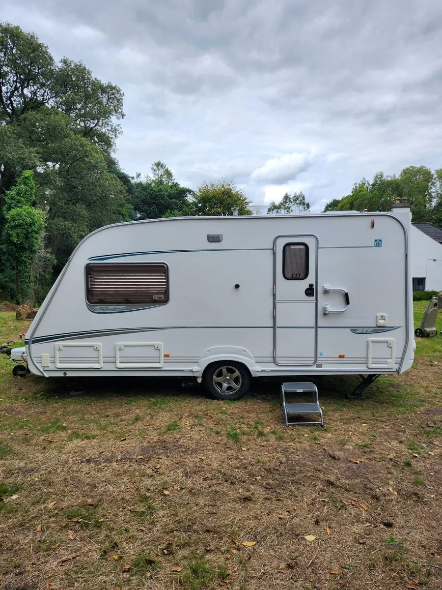 Caravan - Image 1