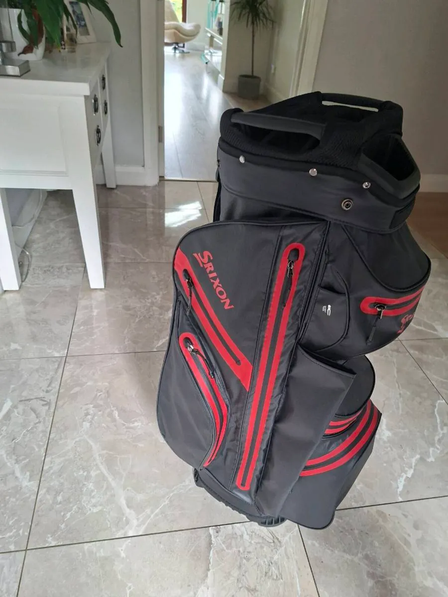 SRIXON weatherproof golf bag - Image 1
