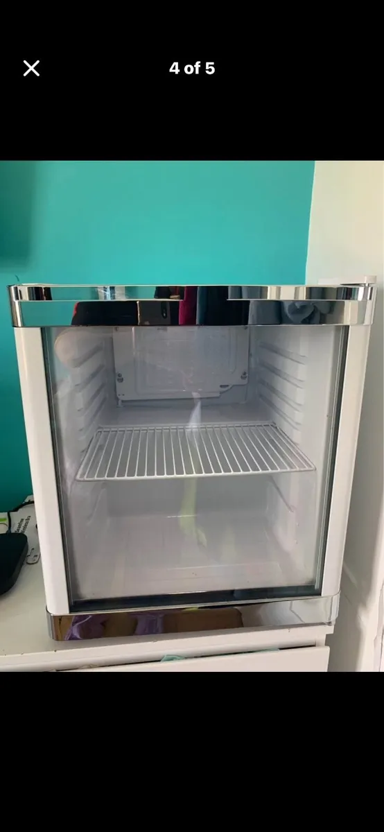 Mini fridge - Image 3