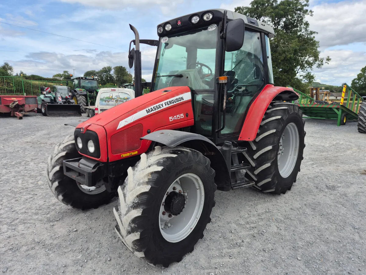 Massey Ferguson 5455 2005 - Image 1