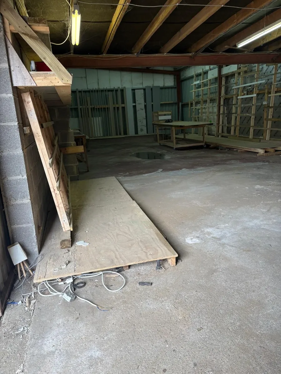 Shed / Garage / Workshop To let - Image 2
