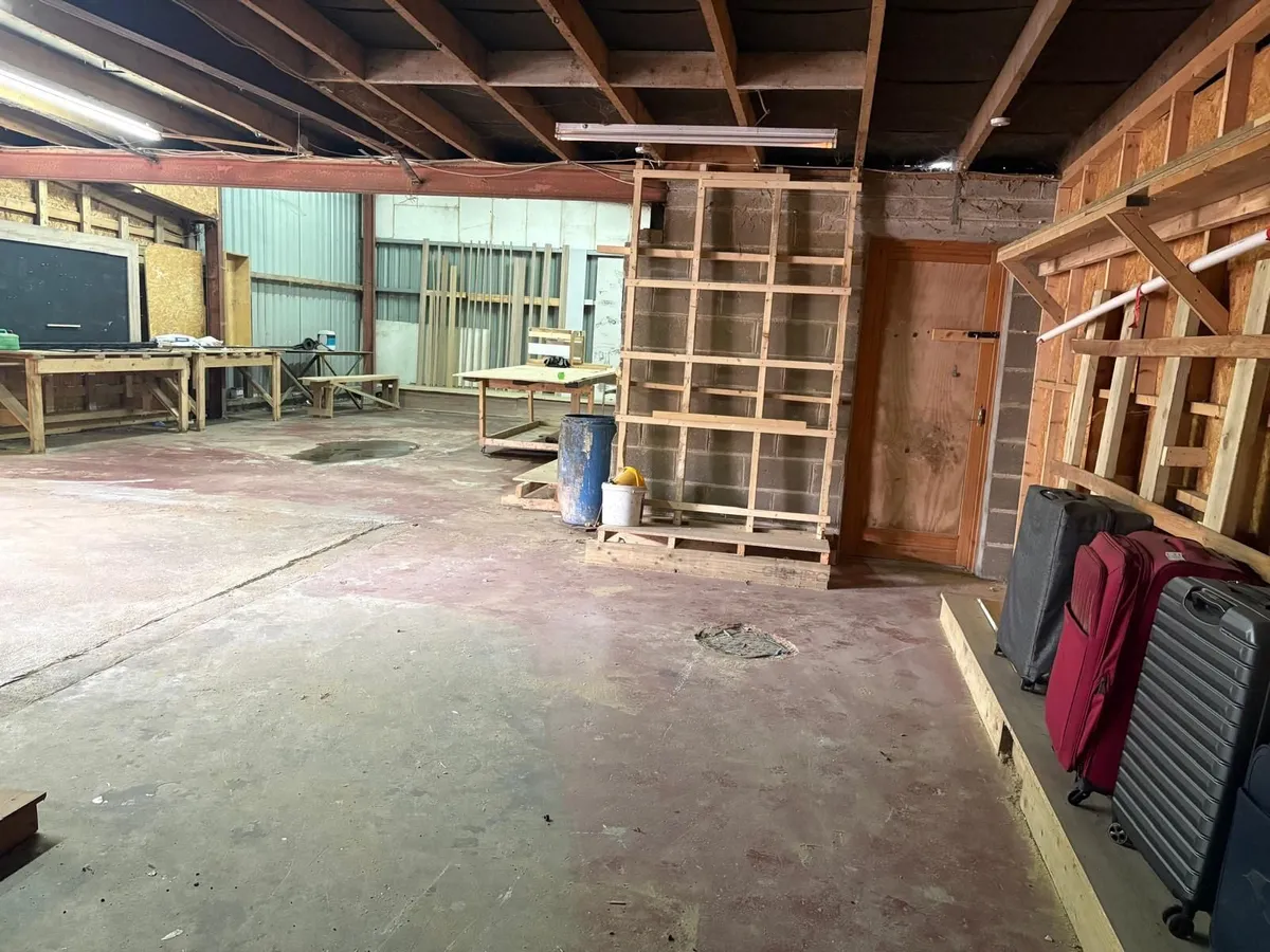 Shed / Garage / Workshop To let - Image 3