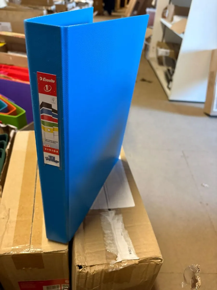 Job lot of 40 A4 2-ring binders - £20+VAT -COLLECT - Image 1